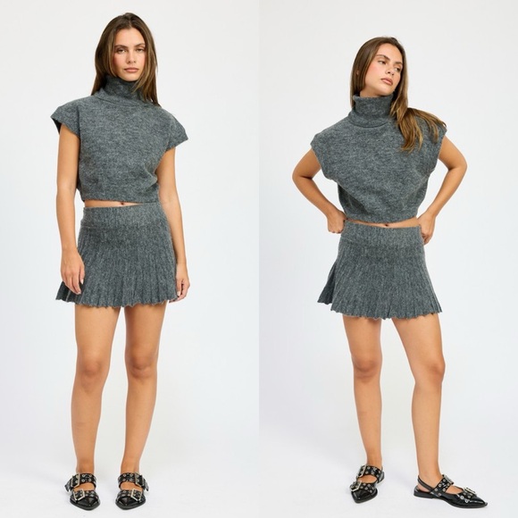 *24 HOUR SALE* Call Me Back Grey Pleated Sweater Skirt - Picture 4 of 12